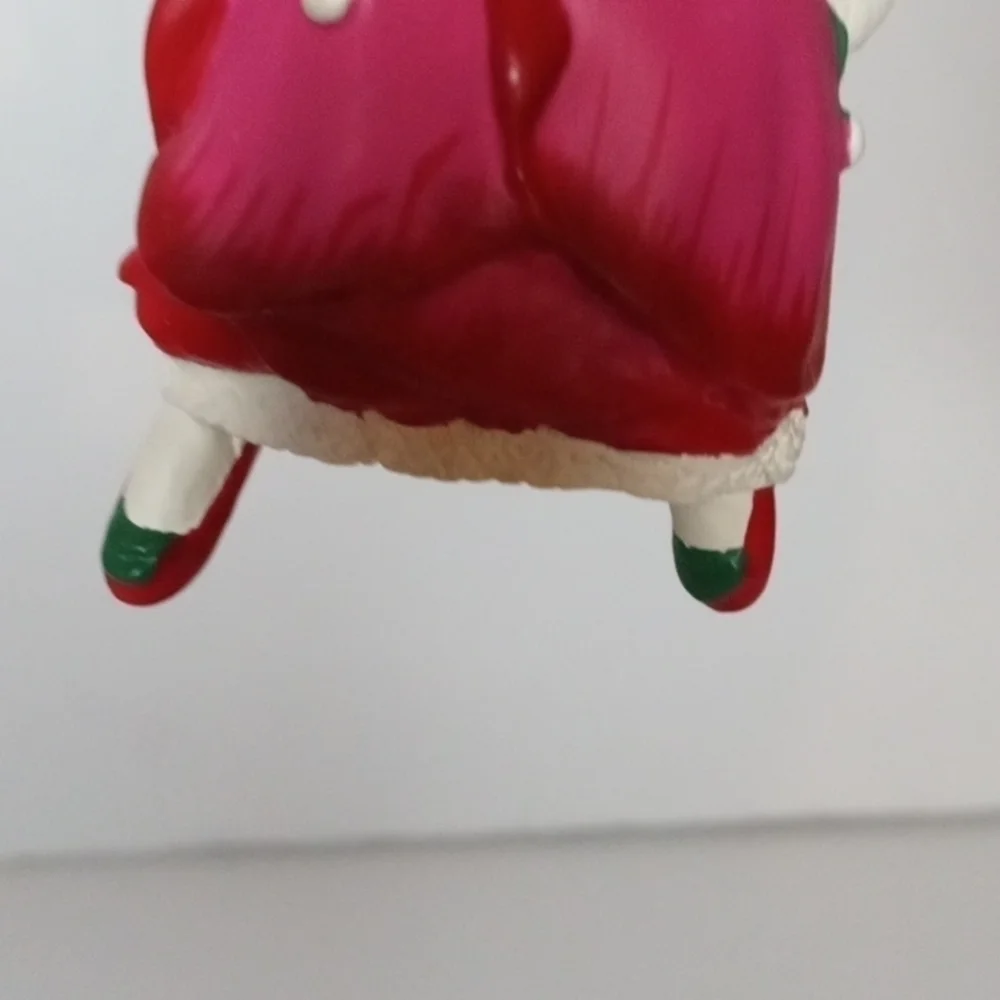 Hallmark KEEPSAKE Christmas Ornament Collector's Series - Rose Angel - 1999,
